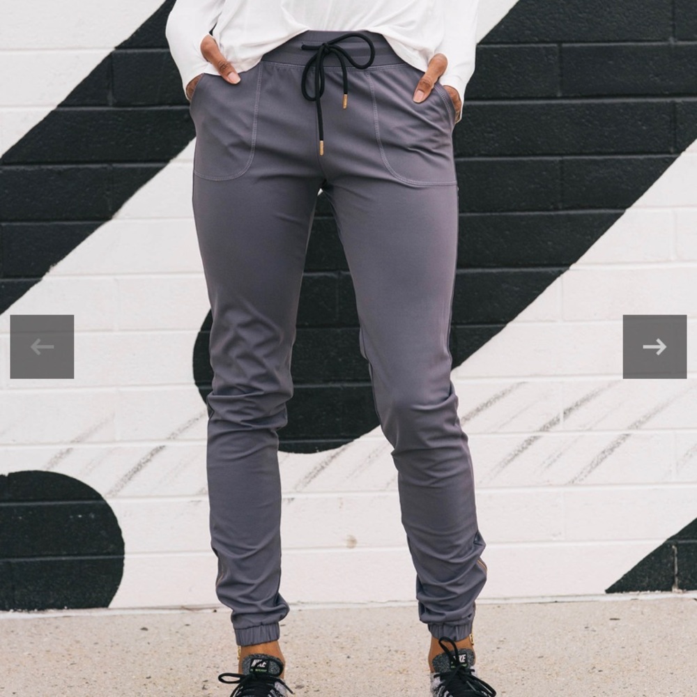 ZYIA Grey Peak Zipper Joggers 31” inseam